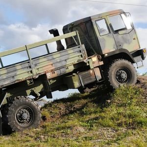 Meet your Posher, Robert